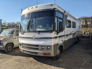 winnebago adventurer motorhome front left